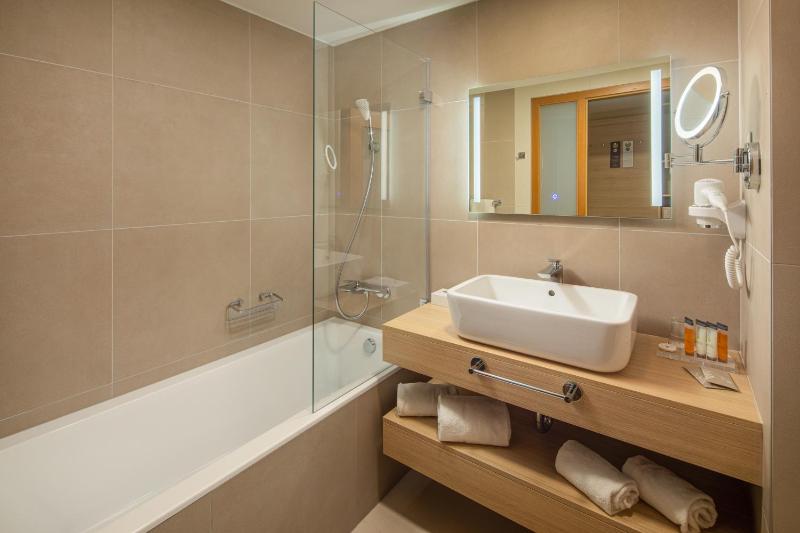 Standard Double Room image 4