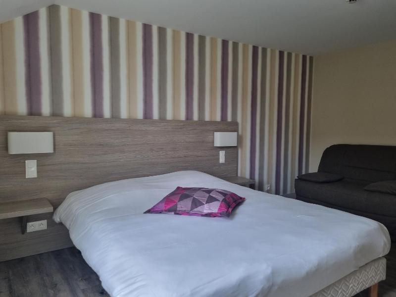 Family Room with Garden View - optional extra bed at an additional cost image 4