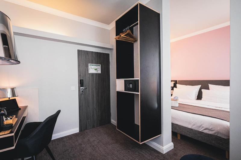 Mini Suite image 1