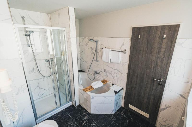 Mini Suite image 3