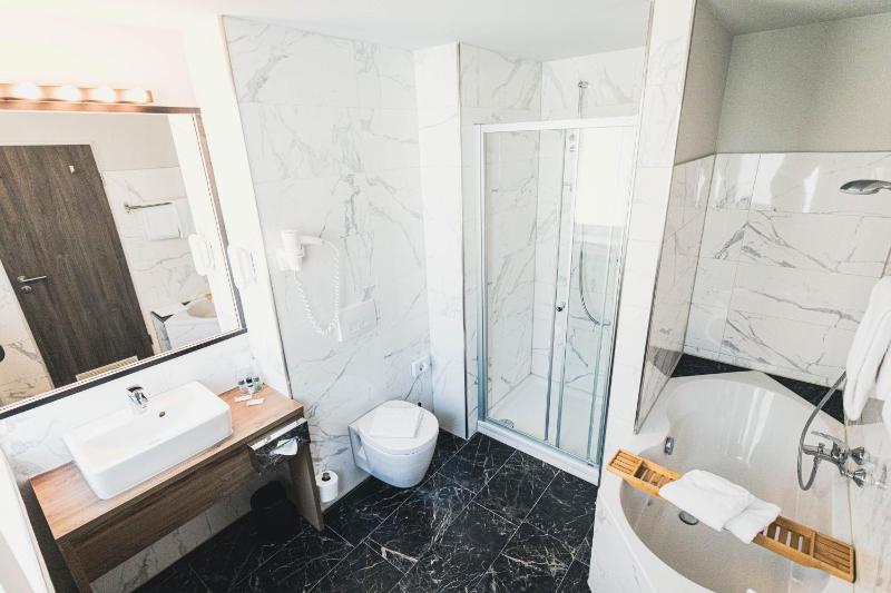Mini Suite image 2