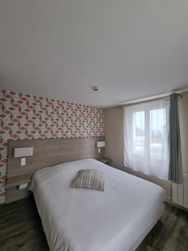 Double Room with Garden View image 1