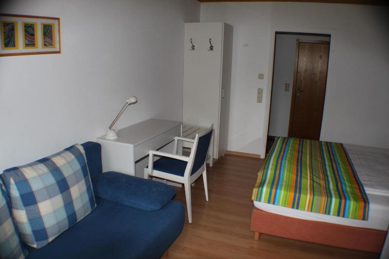 Economy Double Room image 3