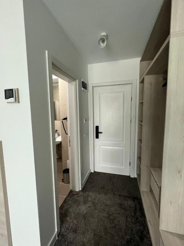 Double Room with Balcony image 4