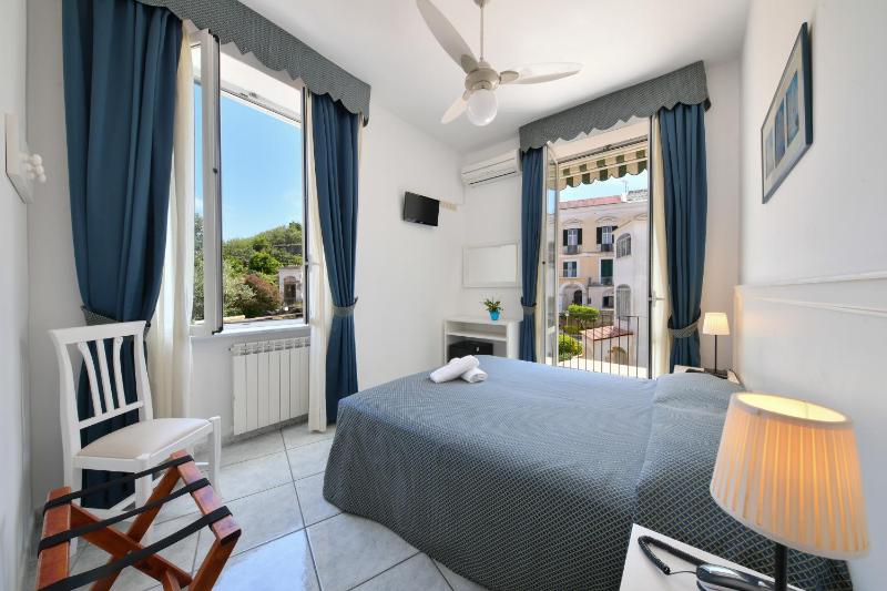 Double Room with Balcony image 1
