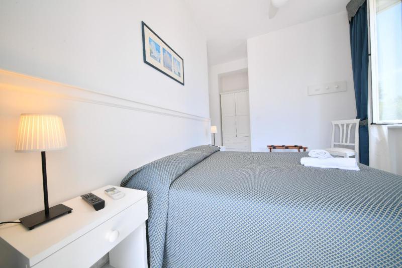 Double Room with Balcony image 3