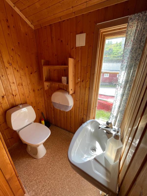 Traditional Cozy Rustic Cottage image 4