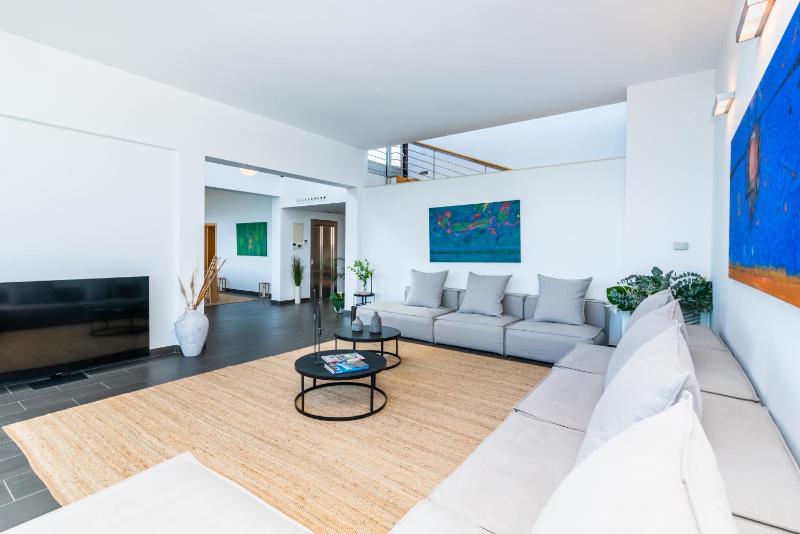 Villa Miramar by Glasir - image 12