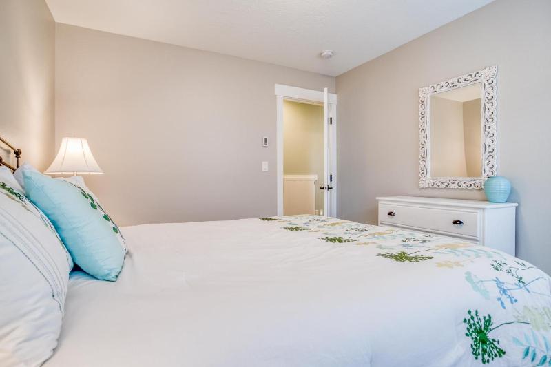 Coastal Haven - image 19