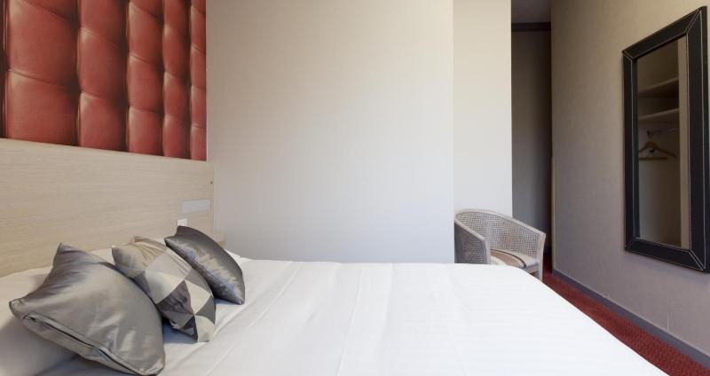 Double Room image 2
