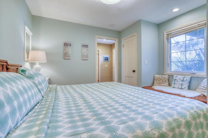 Seaview Cottage - image 22