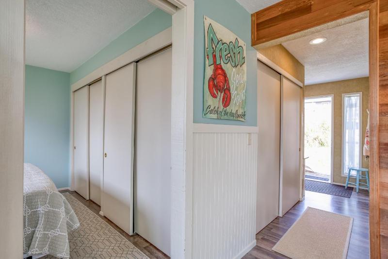 Seaview Cottage - image 9