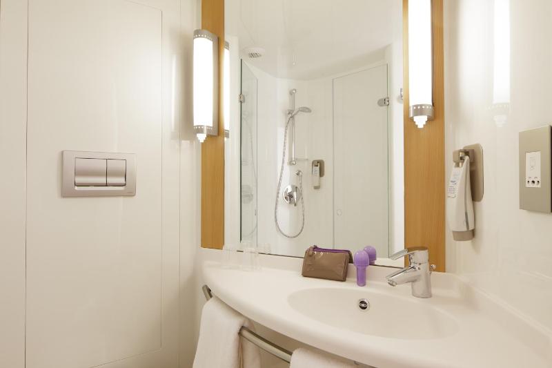 Twin Sweet Room by Ibis image 2