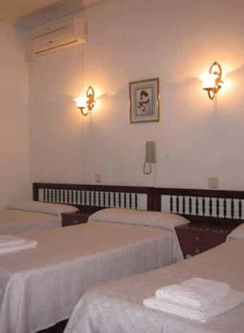 Double or Twin Room with Extra Bed image 3