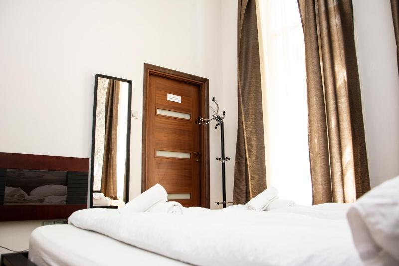 Andrássy Chic Apartment - image 8