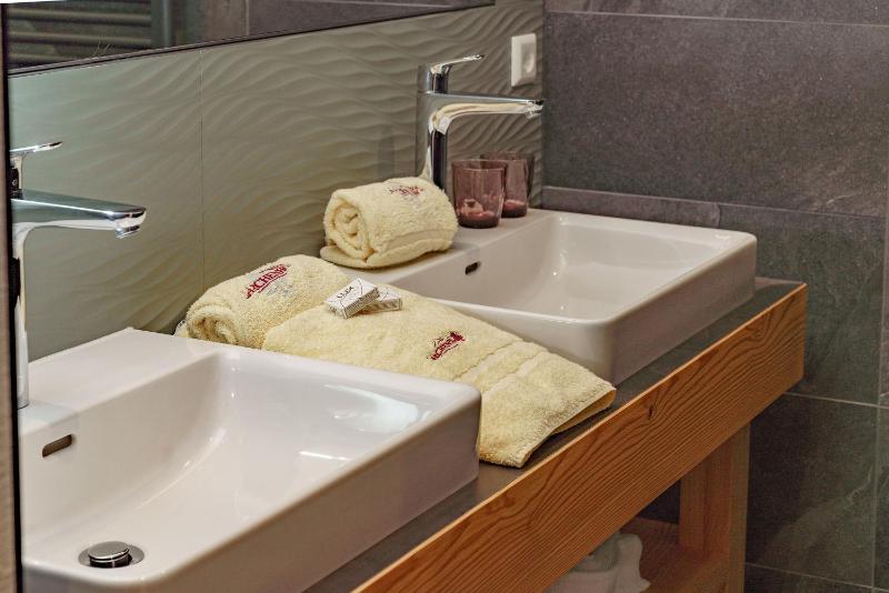 Superior Double or Twin Room with Terrace image 2