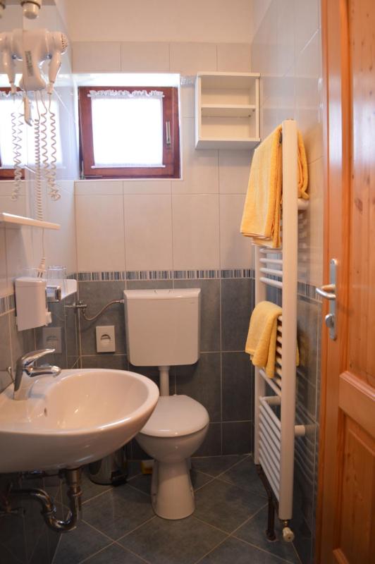 Small Double Room image 2