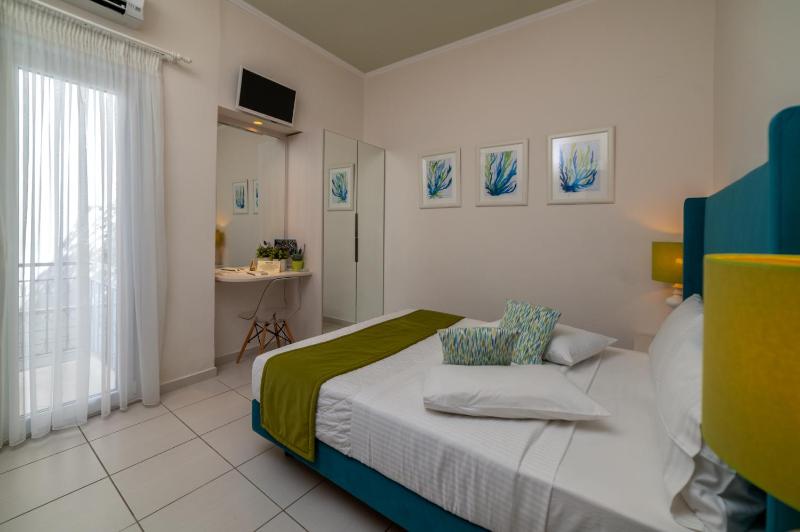 Standard Double Room image 2