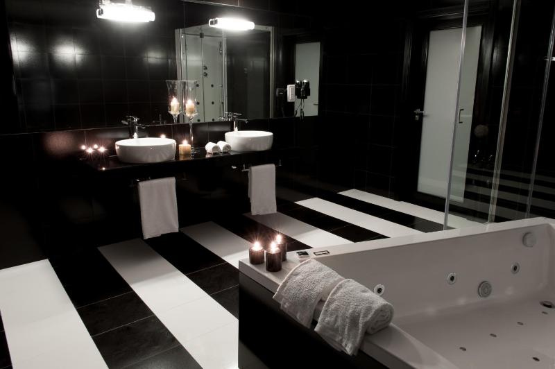 Deluxe Double Room with Spa Bath  image 3