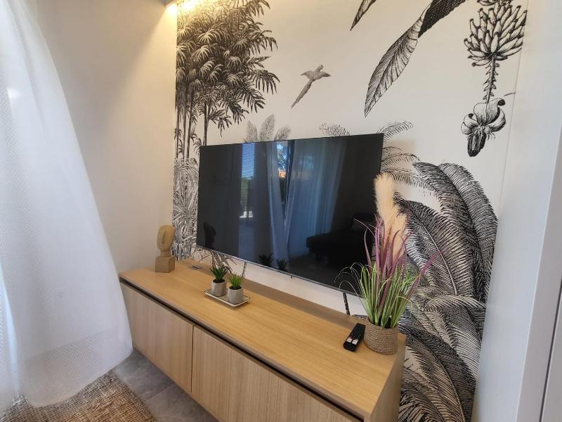 Coco Deluxe Apartment - image 4