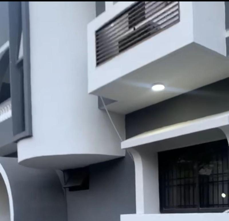 Beautiful One Bed Apartment in Lekki Phase1 - image 7
