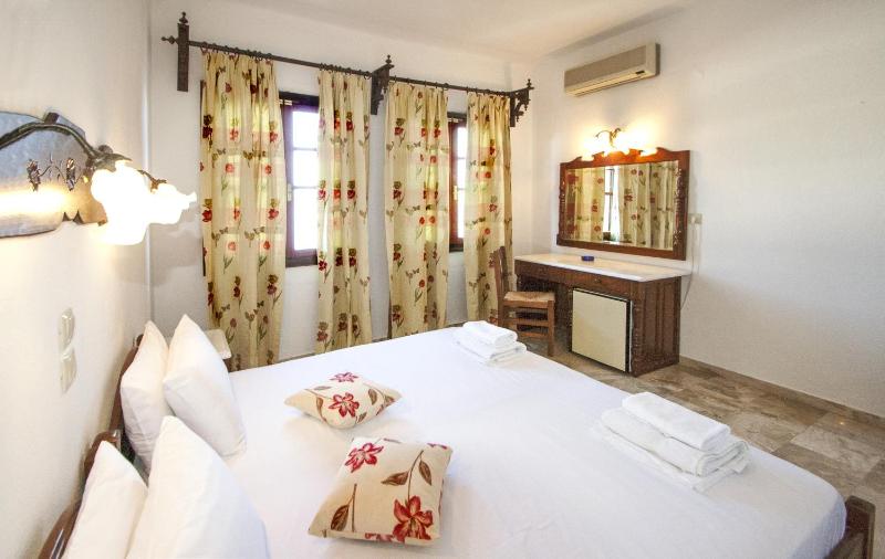 Standard Double or Twin Room No Balcony -2st floor image 3