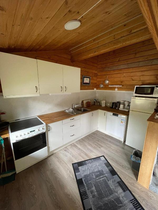 Three-Bedroom Cottage image 3