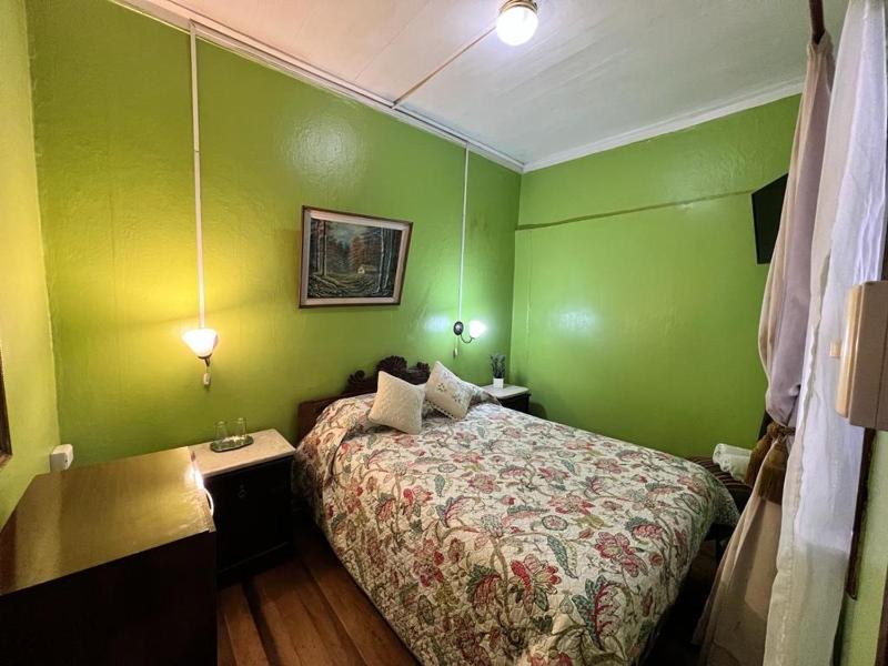 Double Room image 2