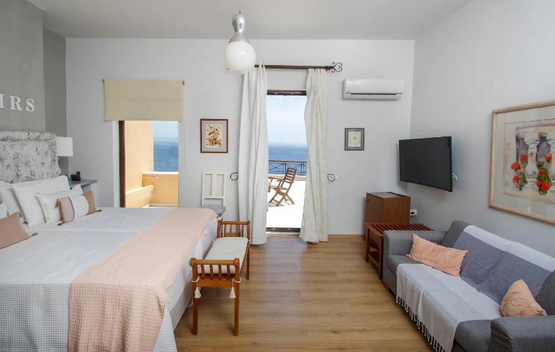 Junior Suite with Sea View image 4