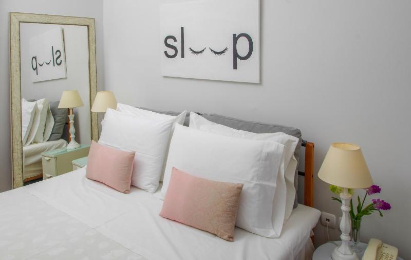 Superior Triple Room with Sea View image 2