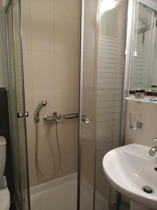 Small Double Room image 2