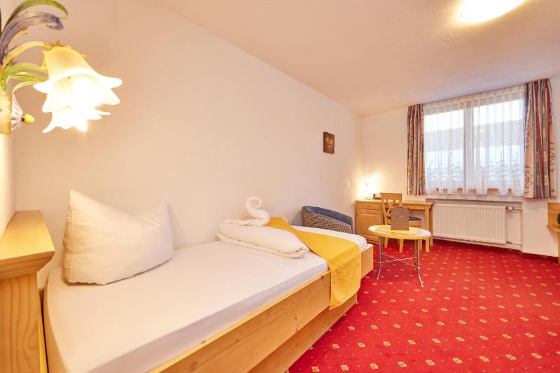 Single Room image 1