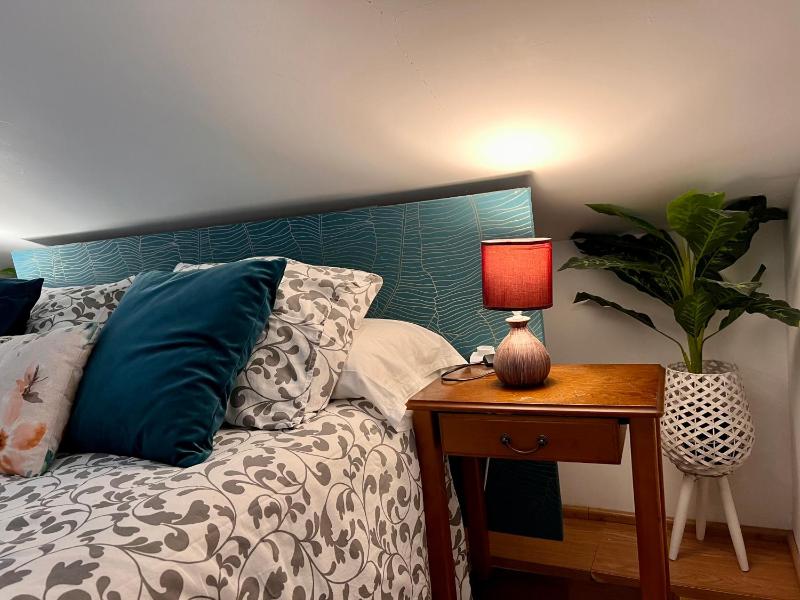 Quadruple Room with Private Bathroom image 2