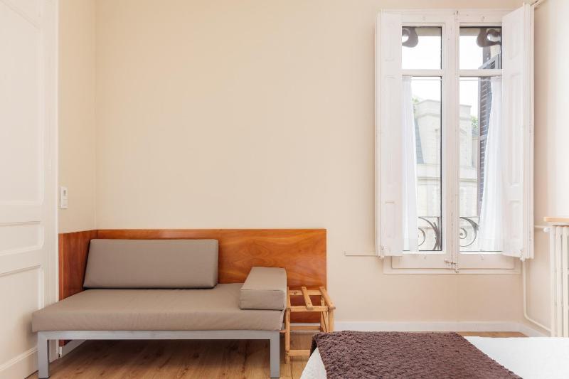 Double Room with City View image 3