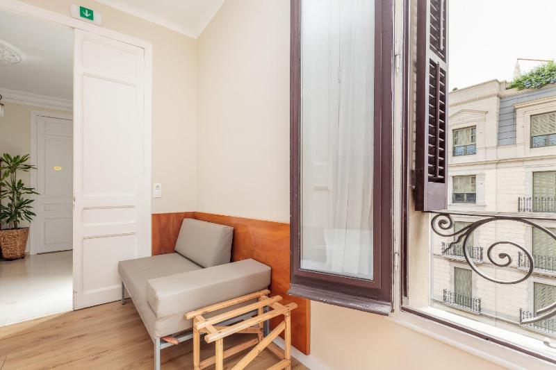 Double Room with City View image 2