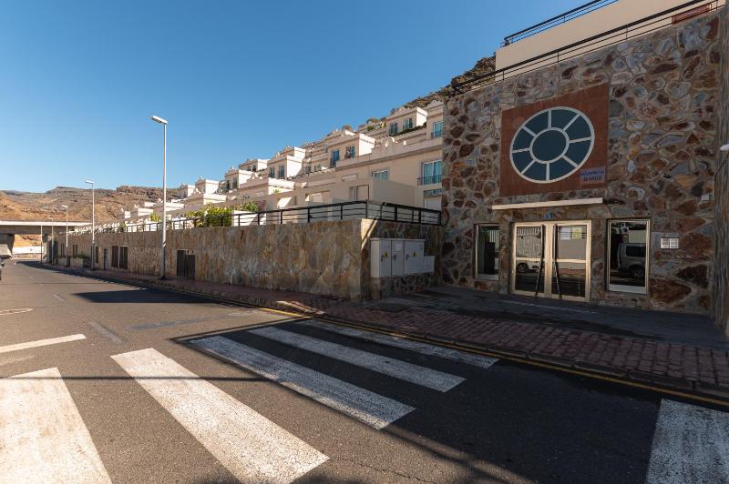 Luxury Renovated Duplex with Pools Private Jacuzzi - image 29