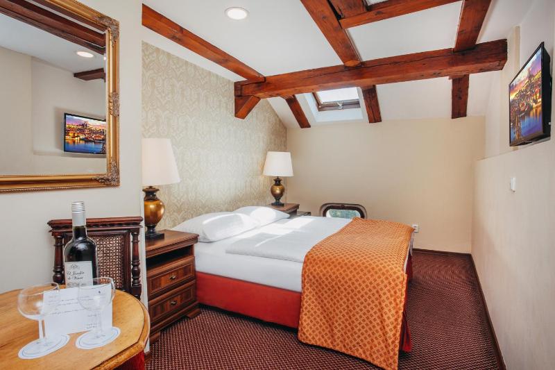 Single Room image 3