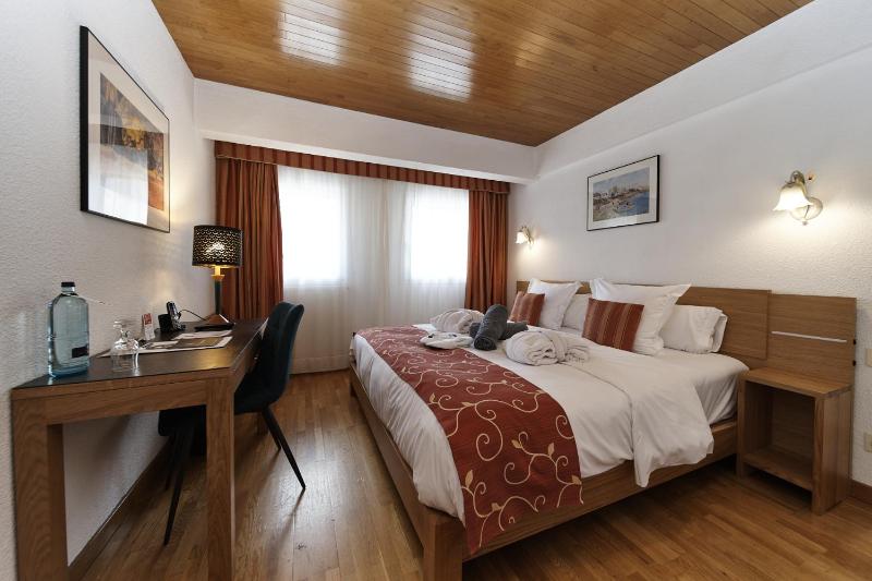 Double Room image 4