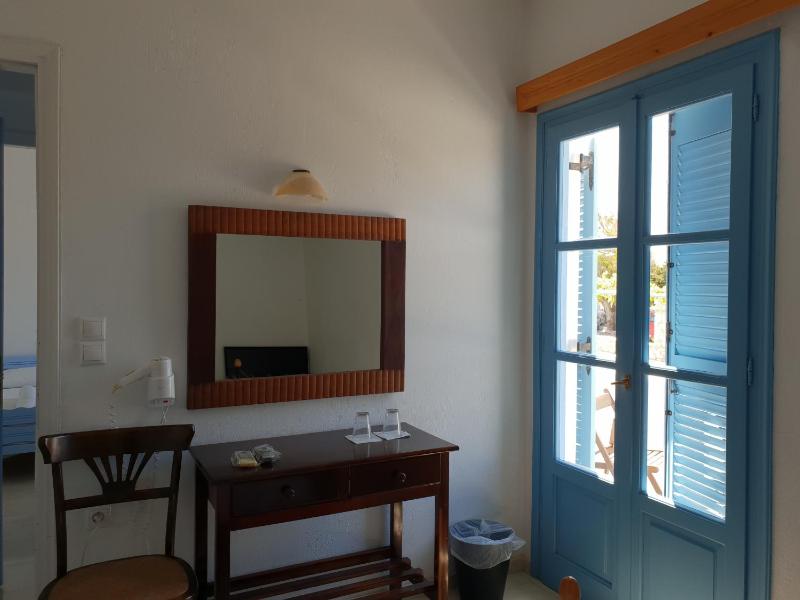 Captain's Rocks Hotel - image 11
