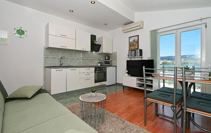 One-Bedroom Apartment with Balcony image 3