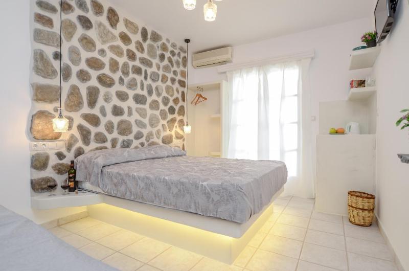 Deluxe Double or Twin Room image 3