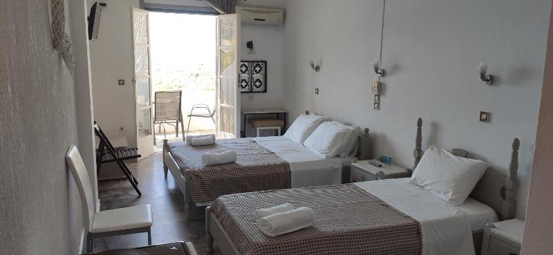 Studio with Sea View (3 Adults) image 4