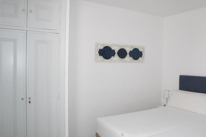 One-Bedroom Apartment image 3