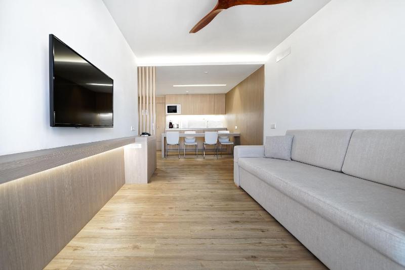 One-Bedroom Apartment image 4