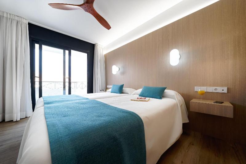One-Bedroom Apartment image 3