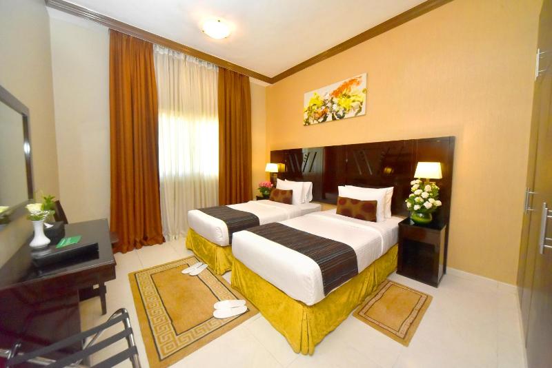 Luxury Triple Room image 3
