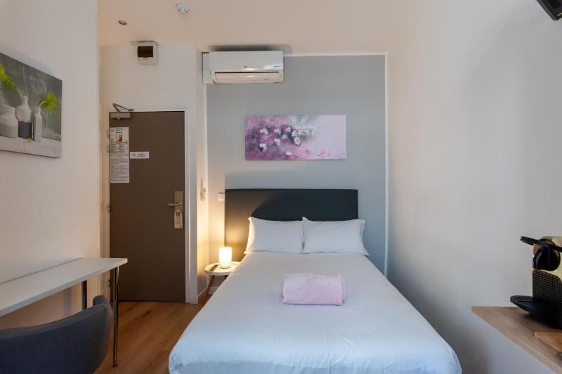 Single Room image 1