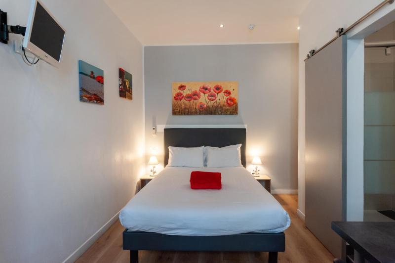 Double Room image 1