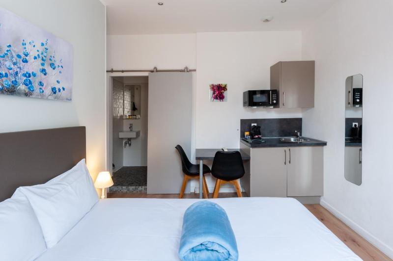 Superior Double Room image 2