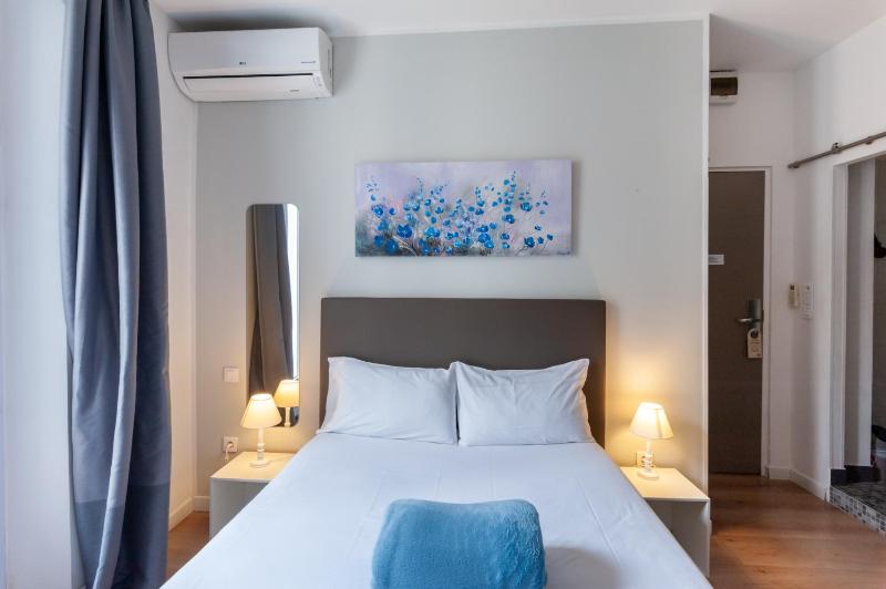 Superior Double Room image 3